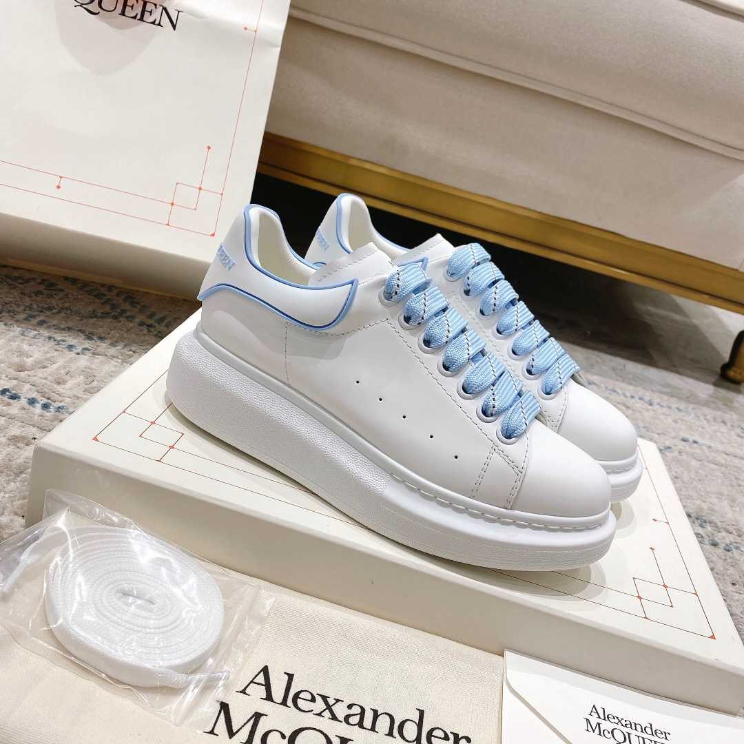 Alexander Mqueen Oversized Sneaker In White - DesignerGu