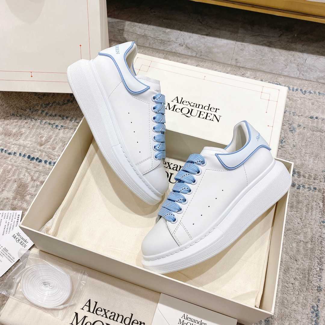 Alexander Mqueen Oversized Sneaker In White - DesignerGu