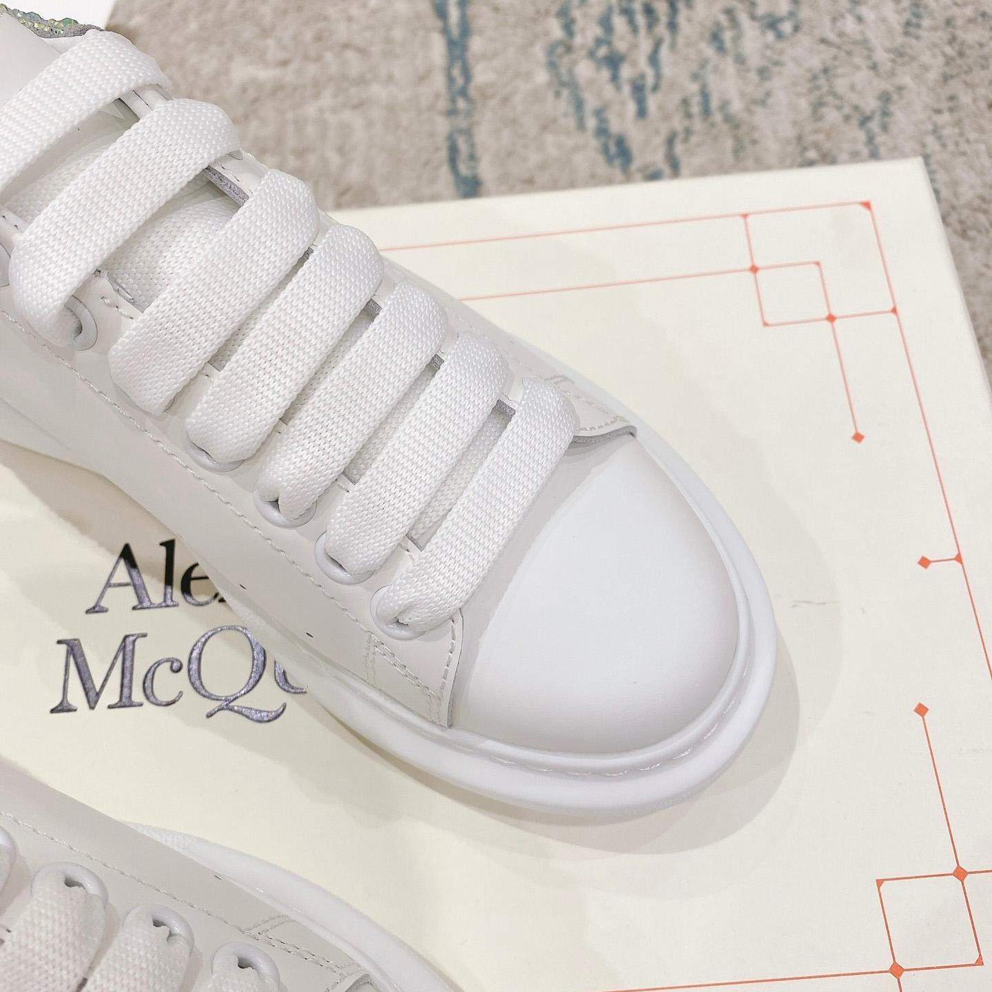 Alexander Mqueen Oversized Sneaker In White - DesignerGu