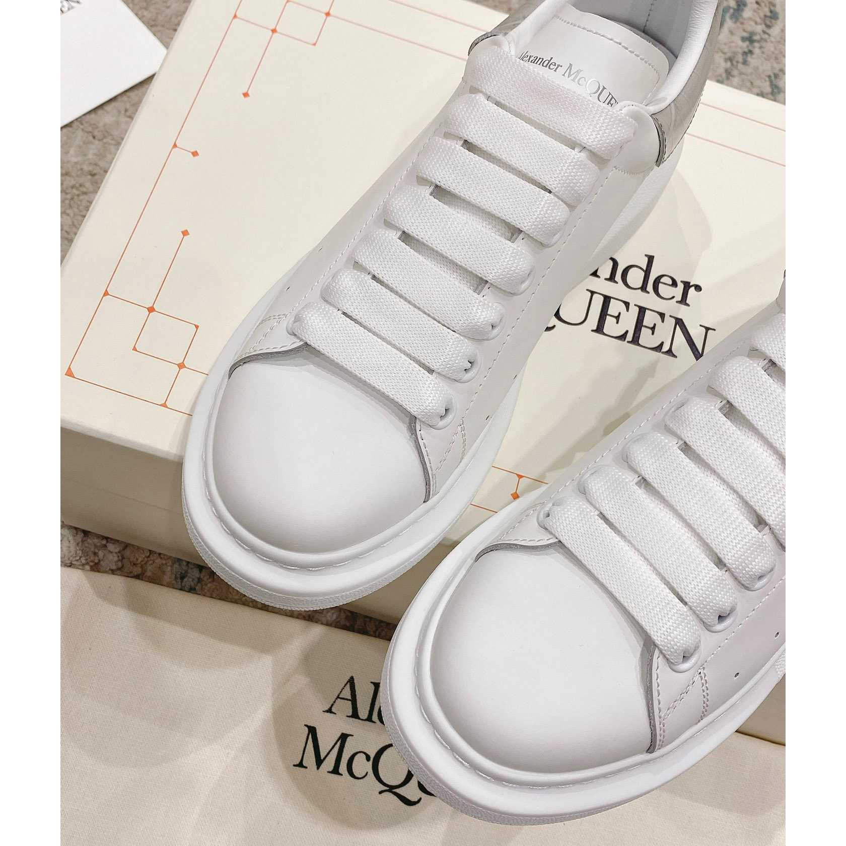 Alexander Mqueen Oversized Sneaker In White/Grey - DesignerGu