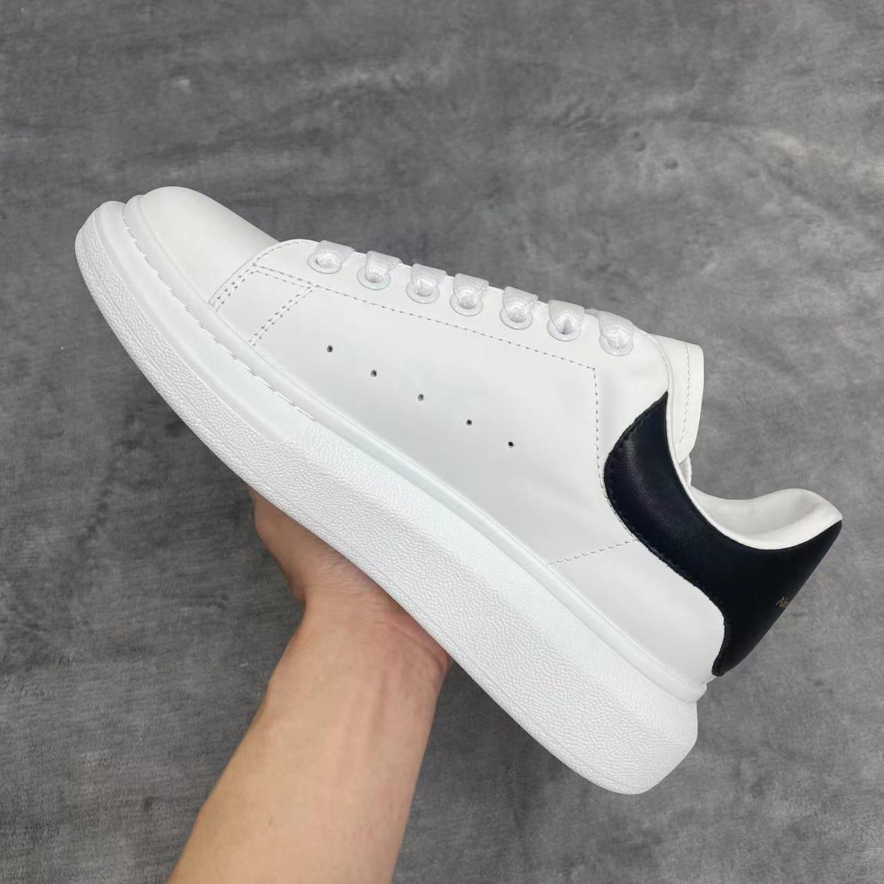 Alexander Mqueen Oversized Sneaker In White - DesignerGu