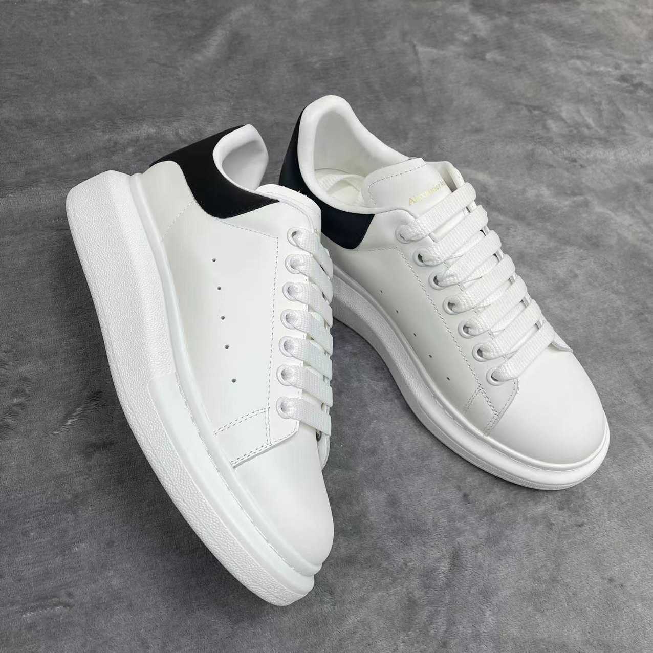 Alexander Mqueen Oversized Sneaker In White - DesignerGu