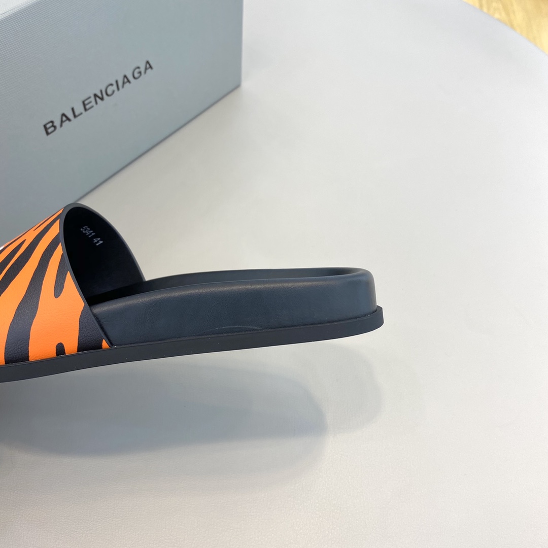 Balenciaga Pool Slide Sandal  - DesignerGu