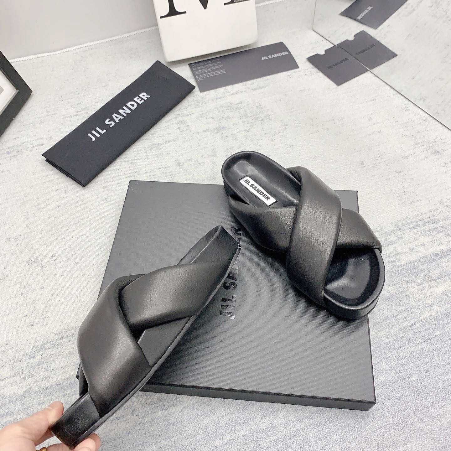 JIl Sander Padded Slides - DesignerGu