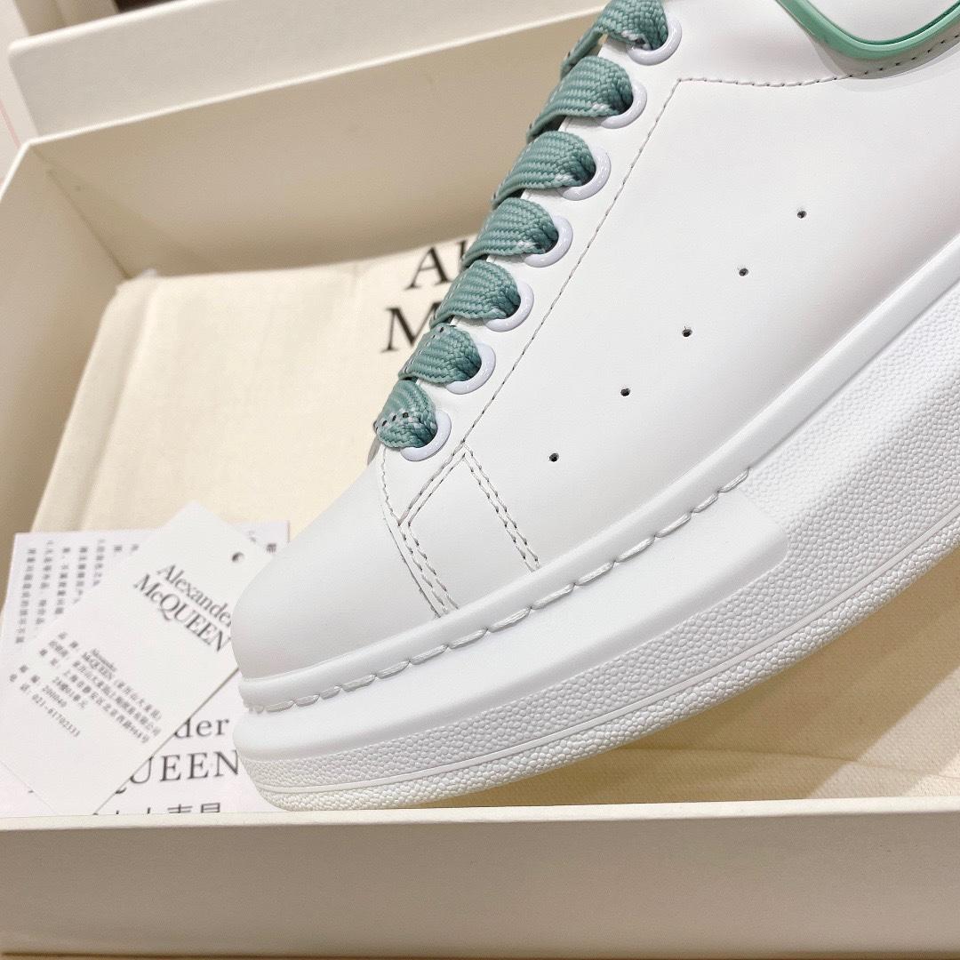 Alexander Mqueen Oversized Sneaker In White - DesignerGu