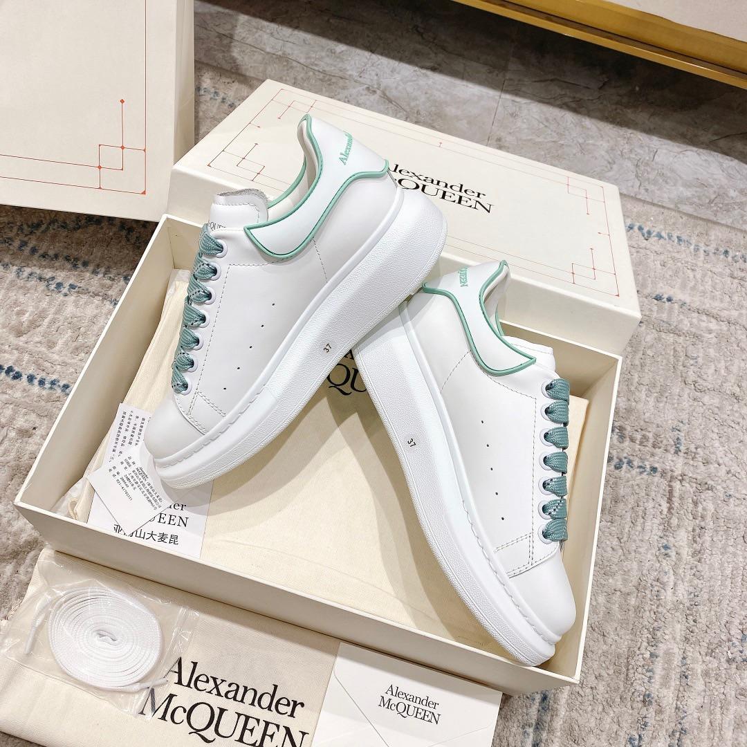 Alexander Mqueen Oversized Sneaker In White - DesignerGu