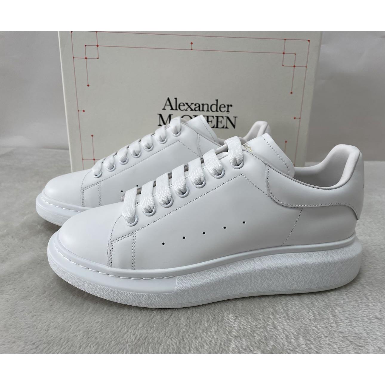 Alexander Mqueen Oversized Sneaker In White - DesignerGu