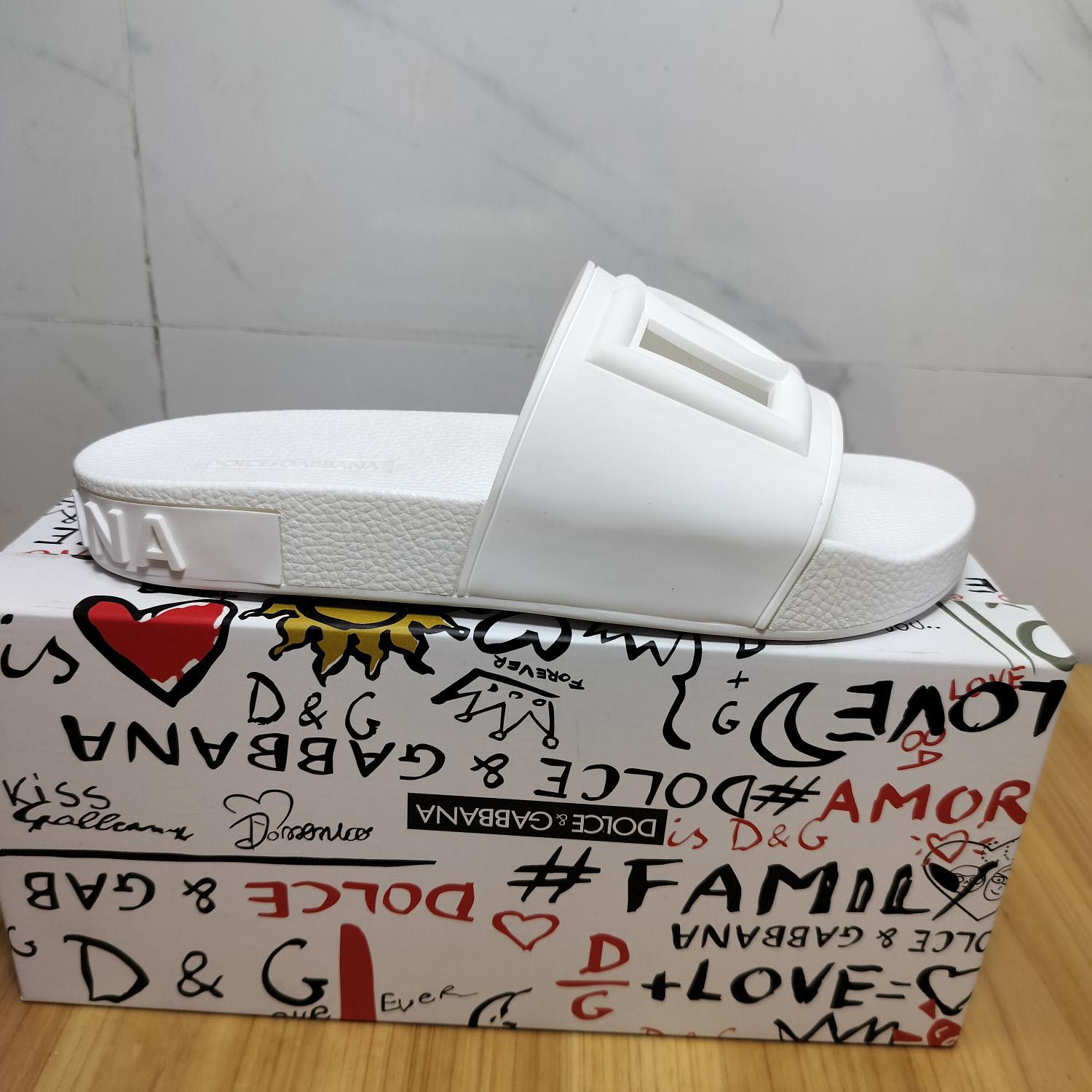 Dolce & Gabbana Rubber Beachwear Slides With DG Millennials Logo - DesignerGu