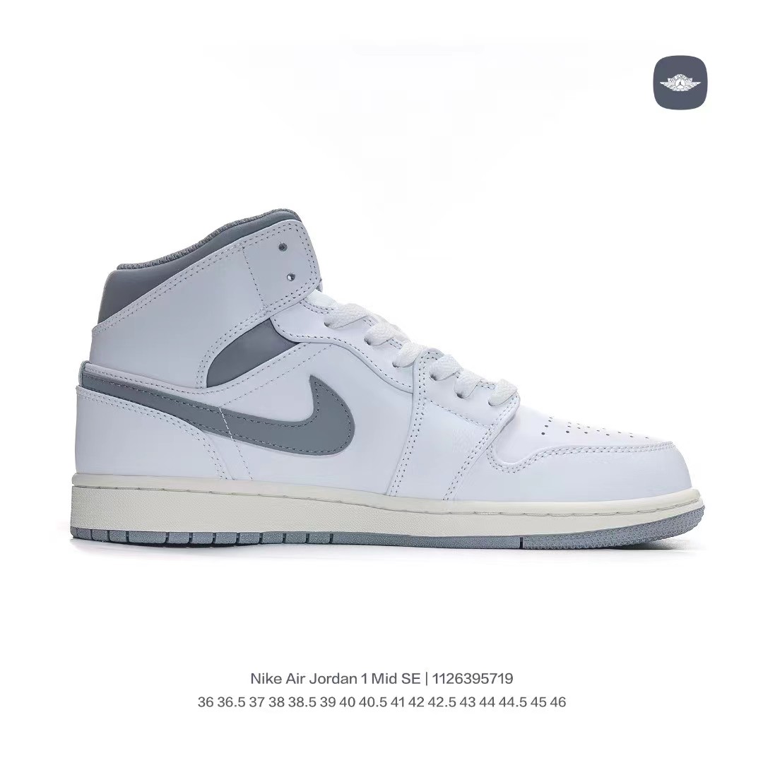 Nike Air Jordan 1 Mid SE Sneakers         554724-135 - DesignerGu