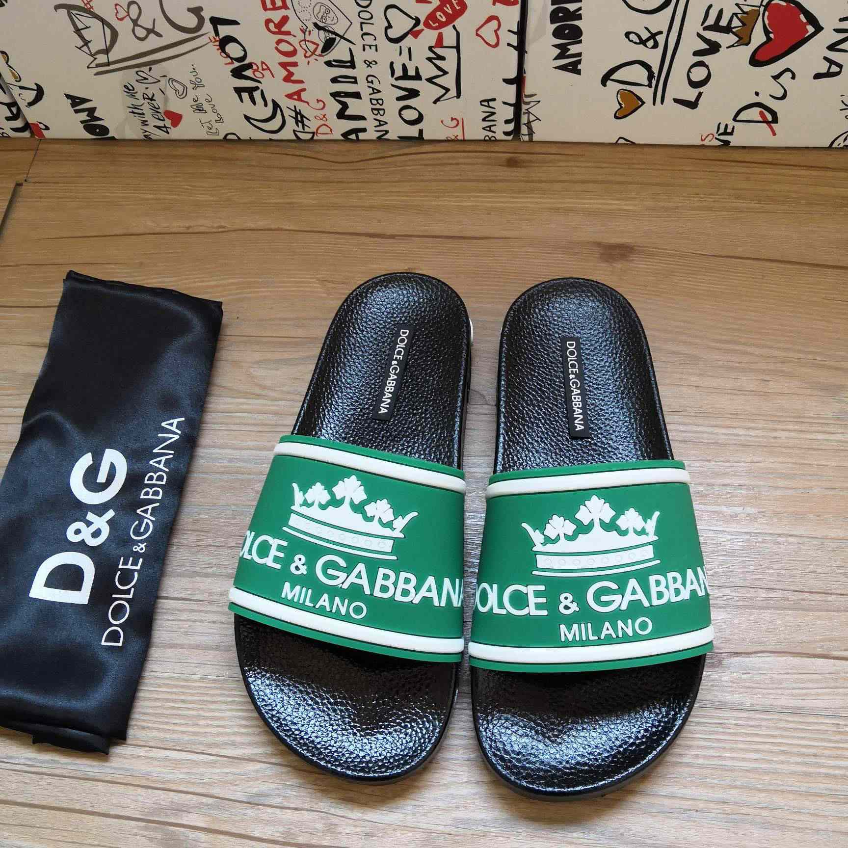 Dolce & Gabbana Logo Slides - DesignerGu