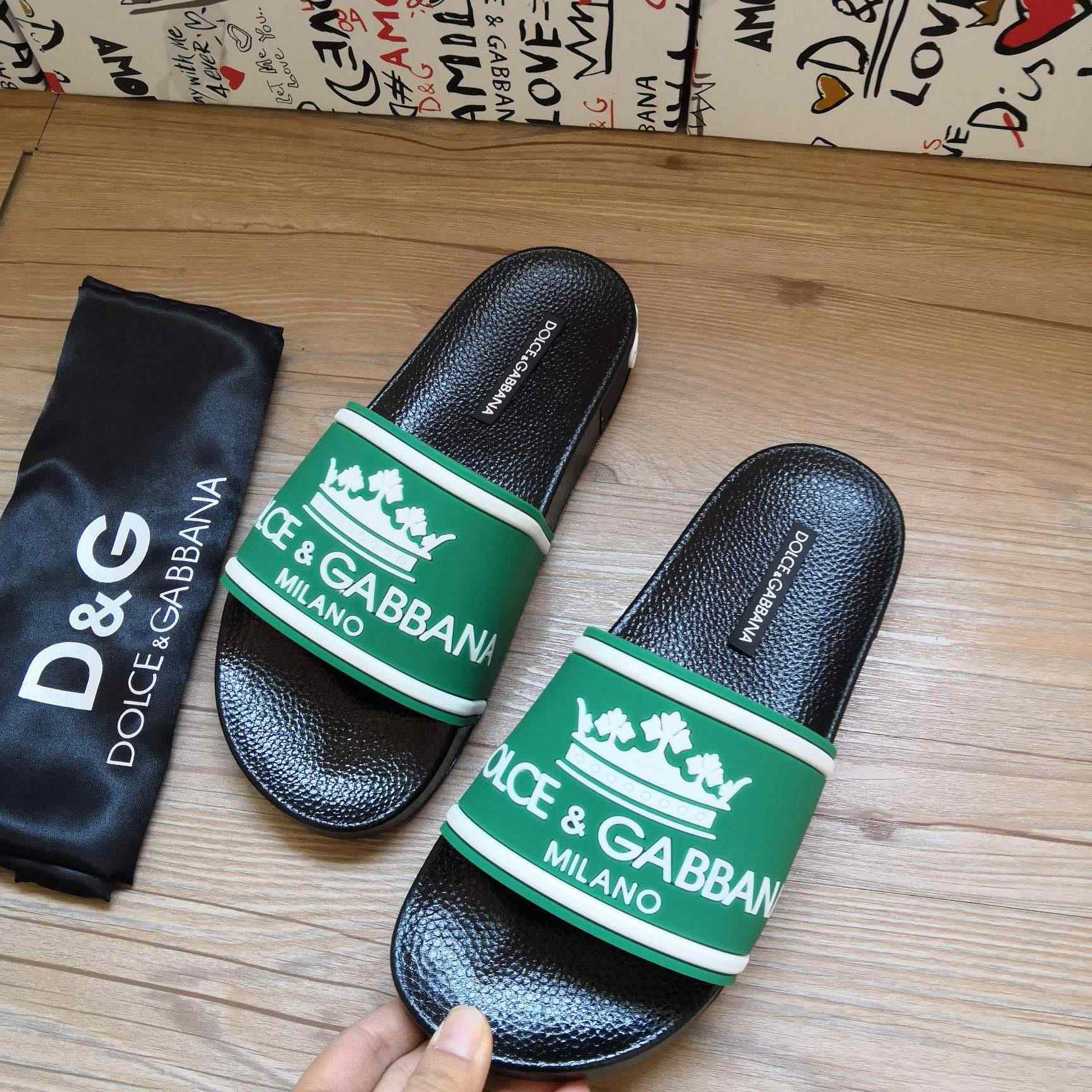 Dolce & Gabbana Logo Slides - DesignerGu