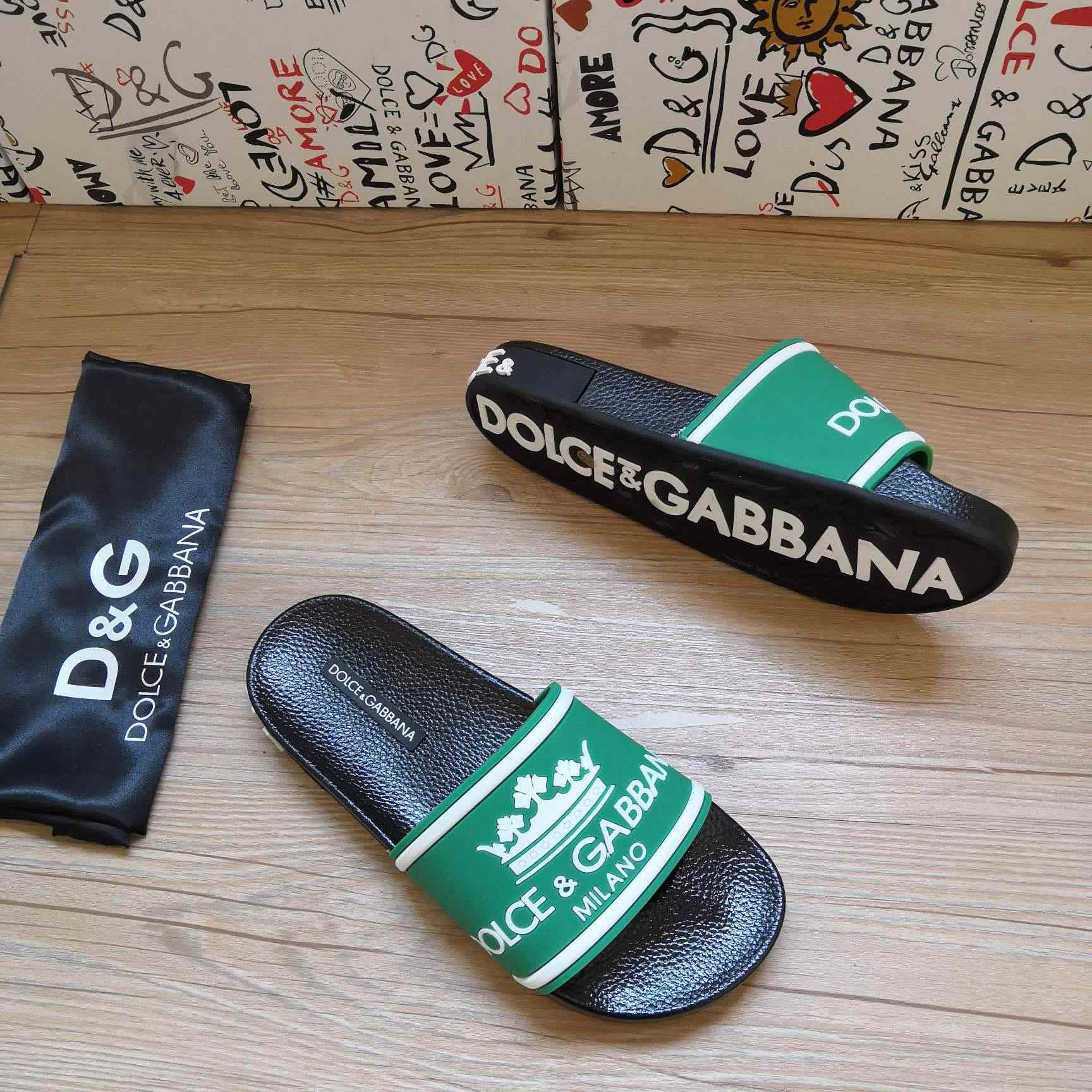 Dolce & Gabbana Logo Slides - DesignerGu