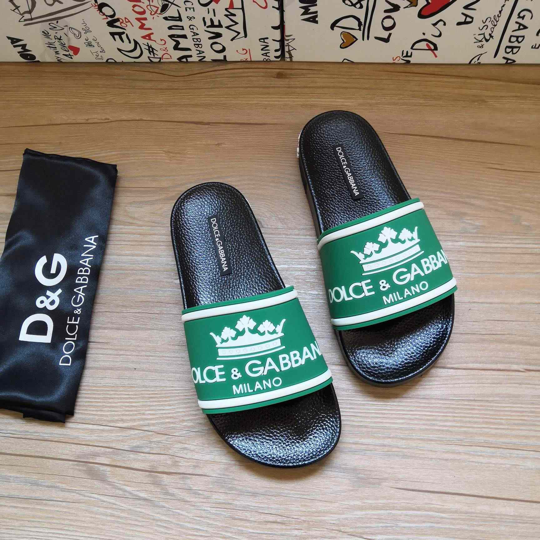 Dolce & Gabbana Logo Slides - DesignerGu