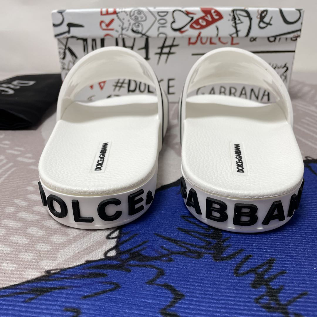 Dolce & Gabbana Logo Slides - DesignerGu