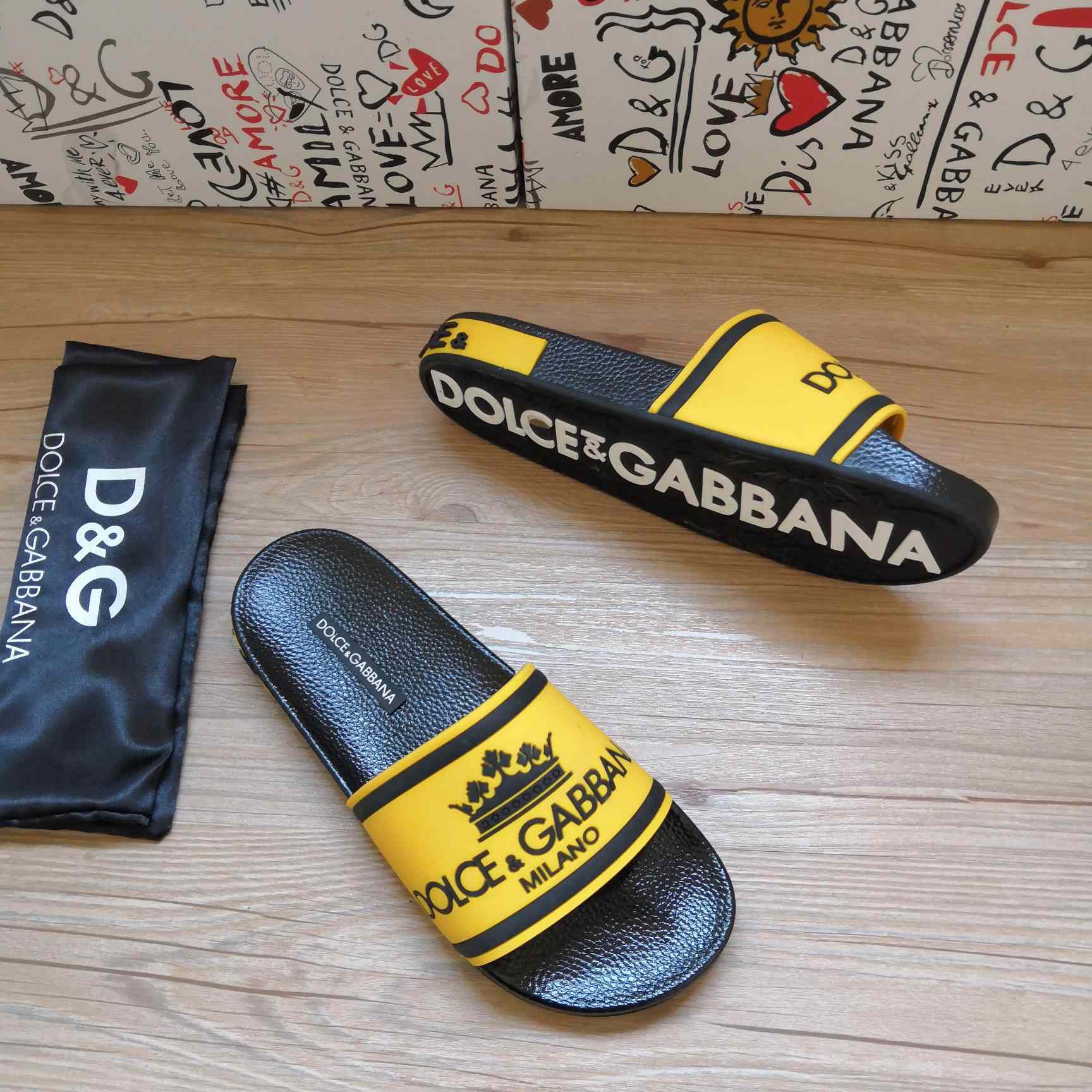 Dolce & Gabbana Logo Slides - DesignerGu