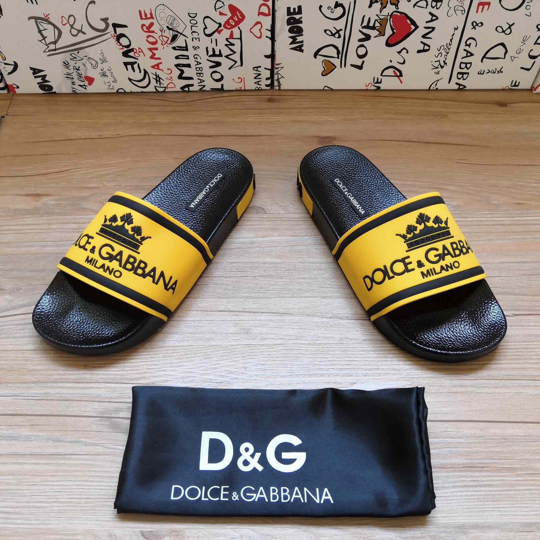 Dolce & Gabbana Logo Slides - DesignerGu