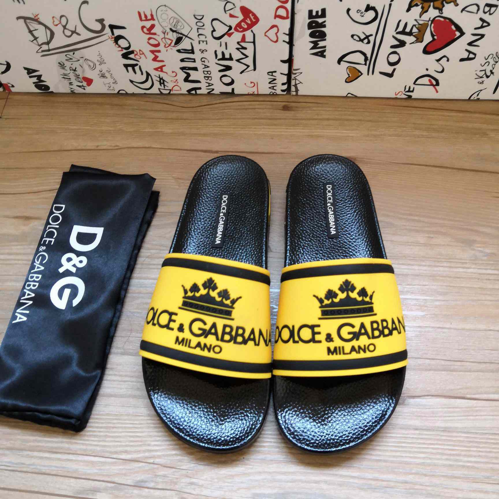 Dolce & Gabbana Logo Slides - DesignerGu