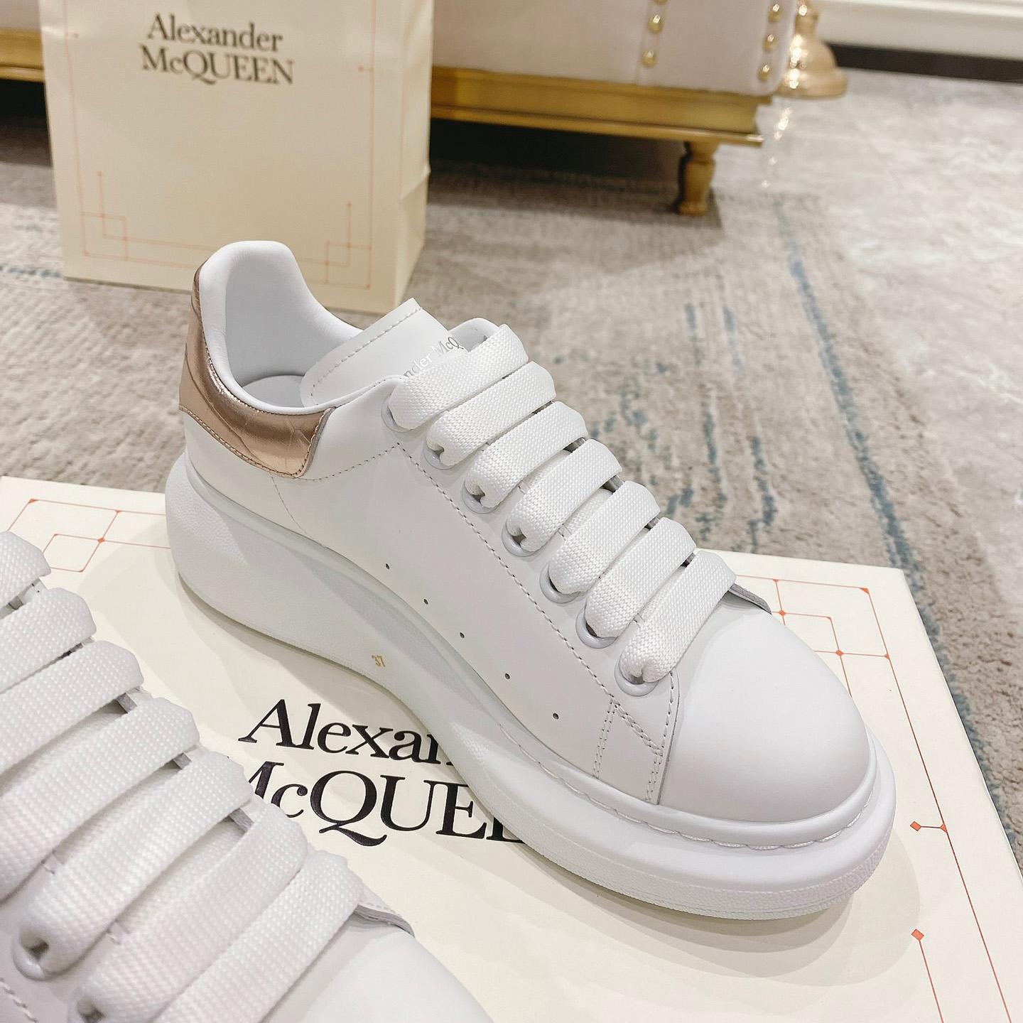 Alexander Mqueen Oversized Sneaker In White - DesignerGu