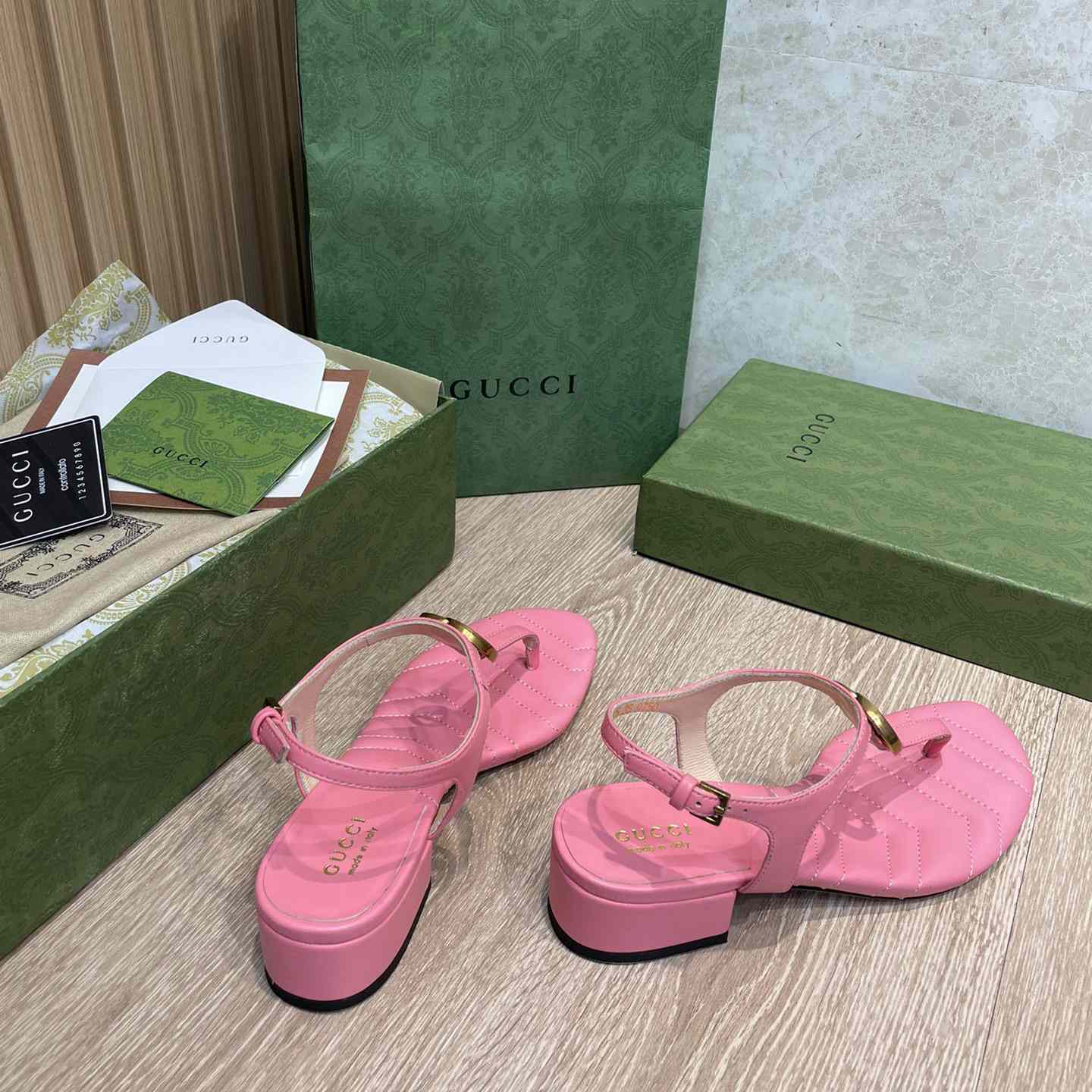 Gucci Women's Double G Sandal - DesignerGu