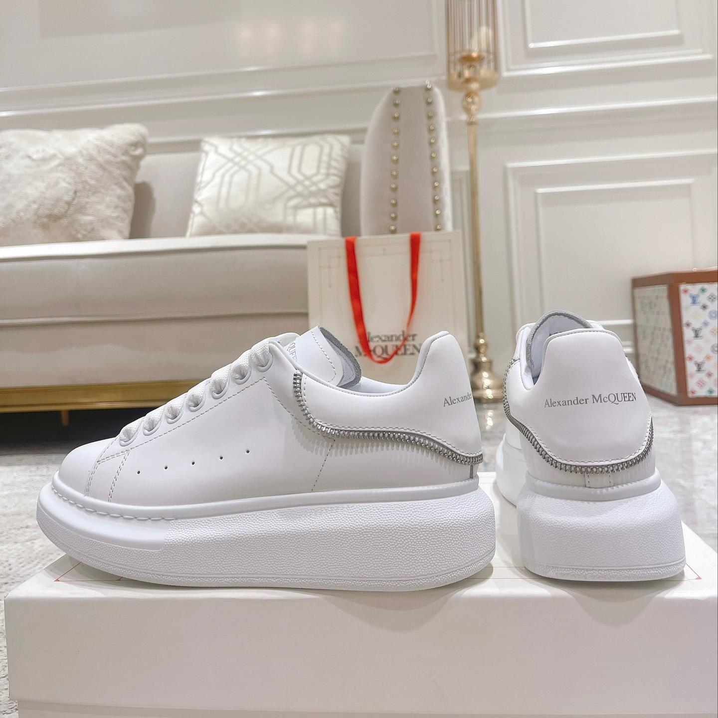 Alexander Mqueen Oversized Sneaker In White - DesignerGu