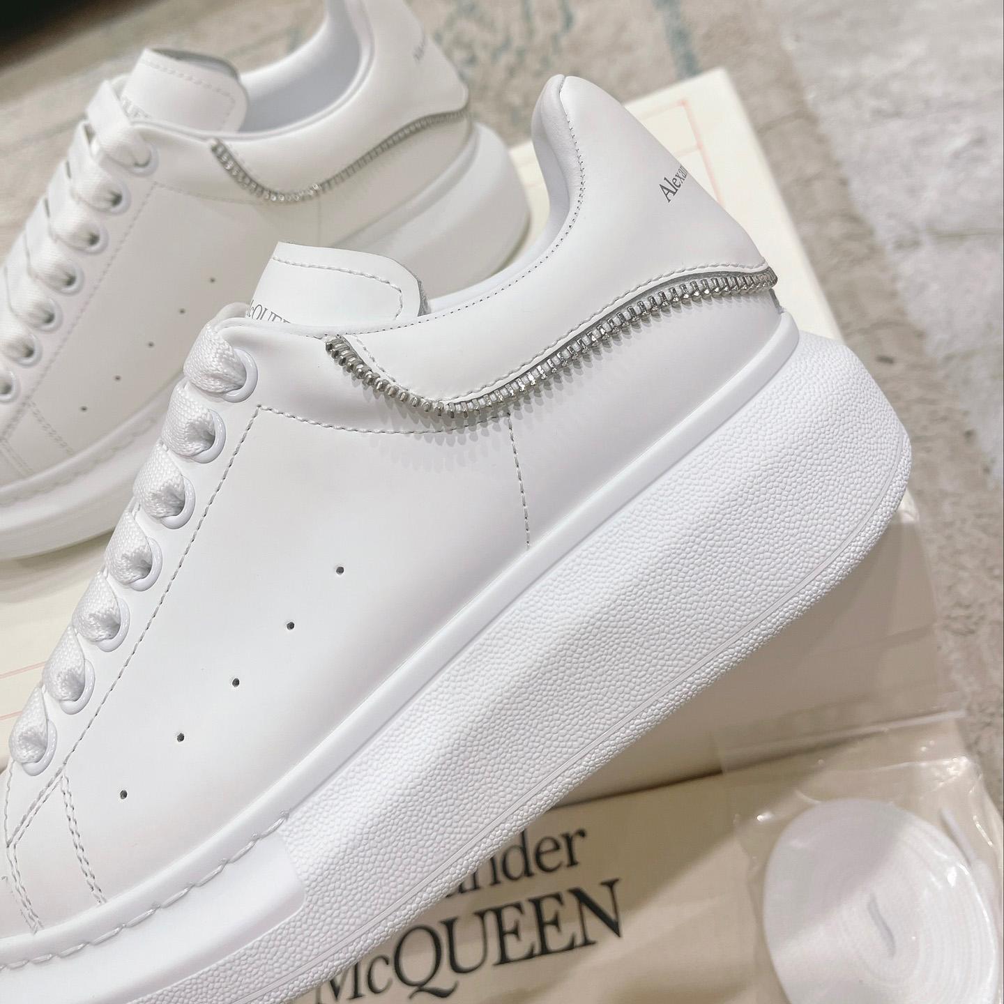 Alexander Mqueen Oversized Sneaker In White - DesignerGu