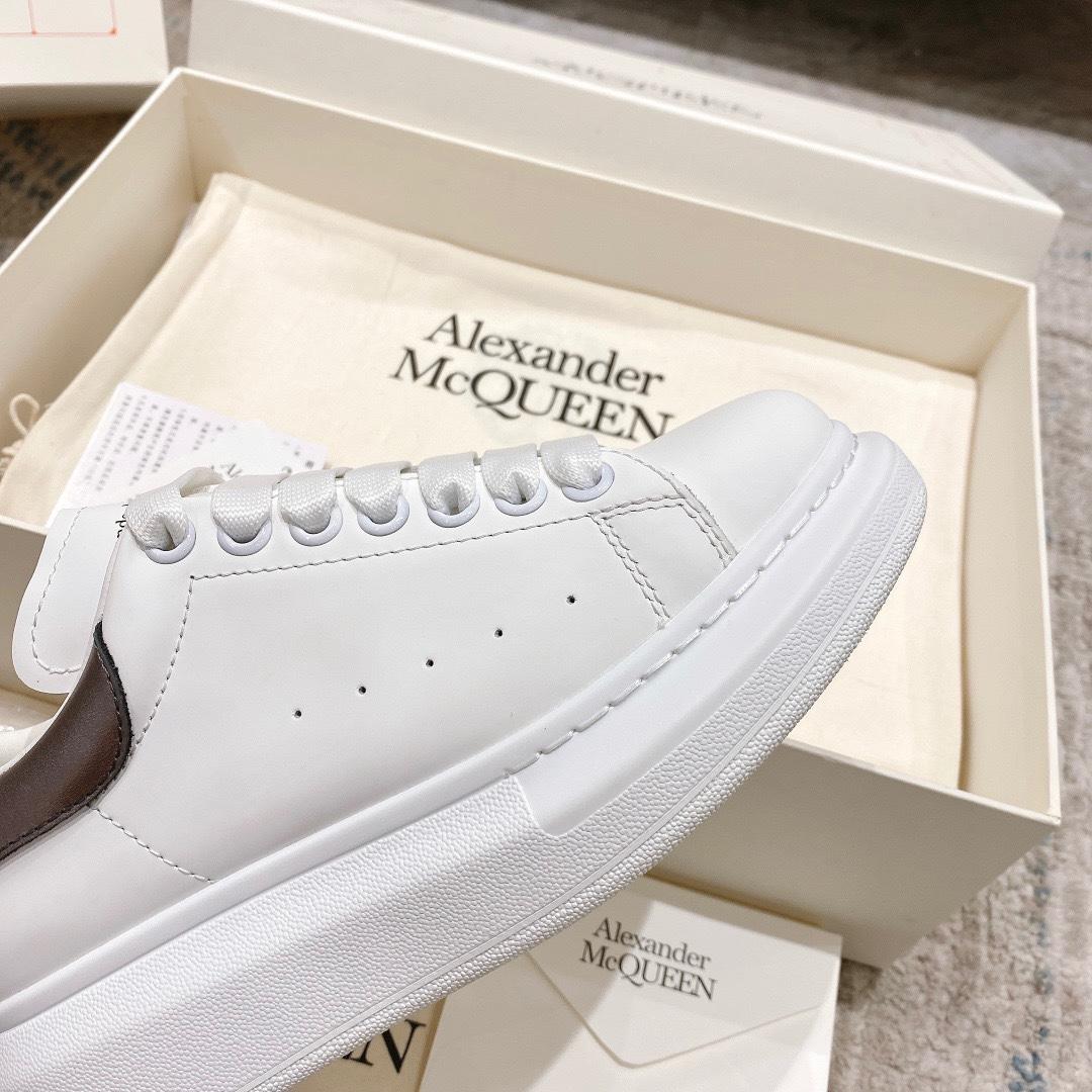 Alexander Mqueen Oversized Sneaker In White - DesignerGu