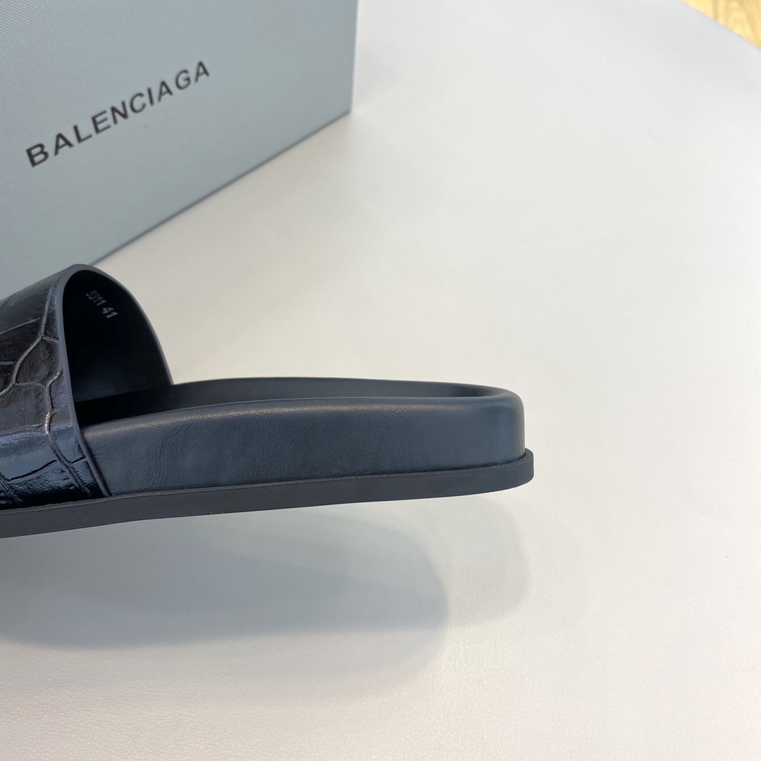 Balenciaga Pool Slide Sandal  - DesignerGu