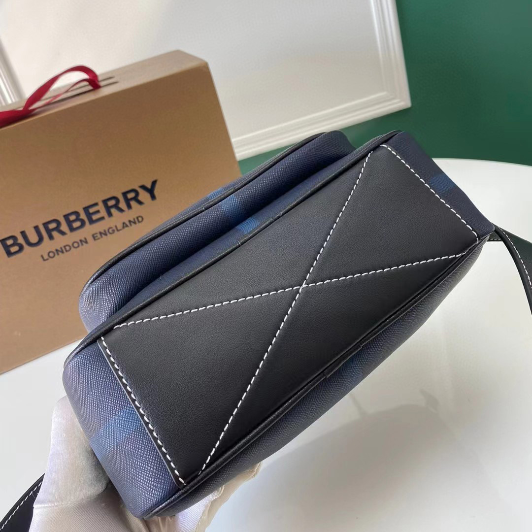 Burberry Exaggerated Check Paddy Bag - DesignerGu