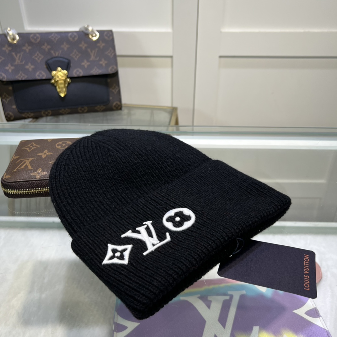 Louis Vuitton LV Headline Beanie    M77872 - DesignerGu