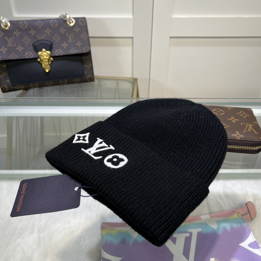 Louis Vuitton LV Headline Beanie    M77872 - DesignerGu