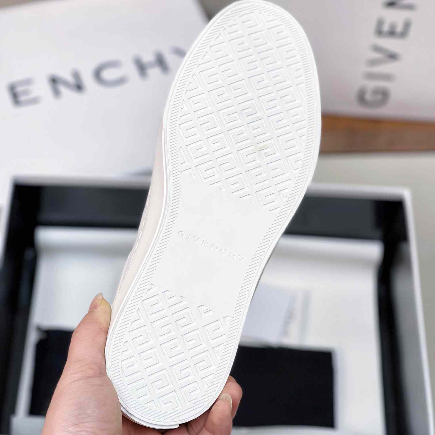 Givenchy City Sport Sneakers In Leather - DesignerGu