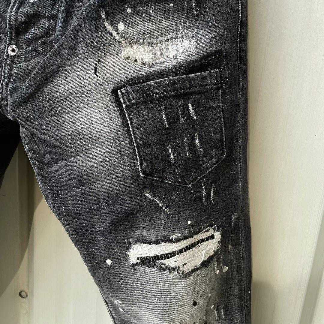 Dsquared2  Mid Wash Distressed Jeans   9136 - DesignerGu