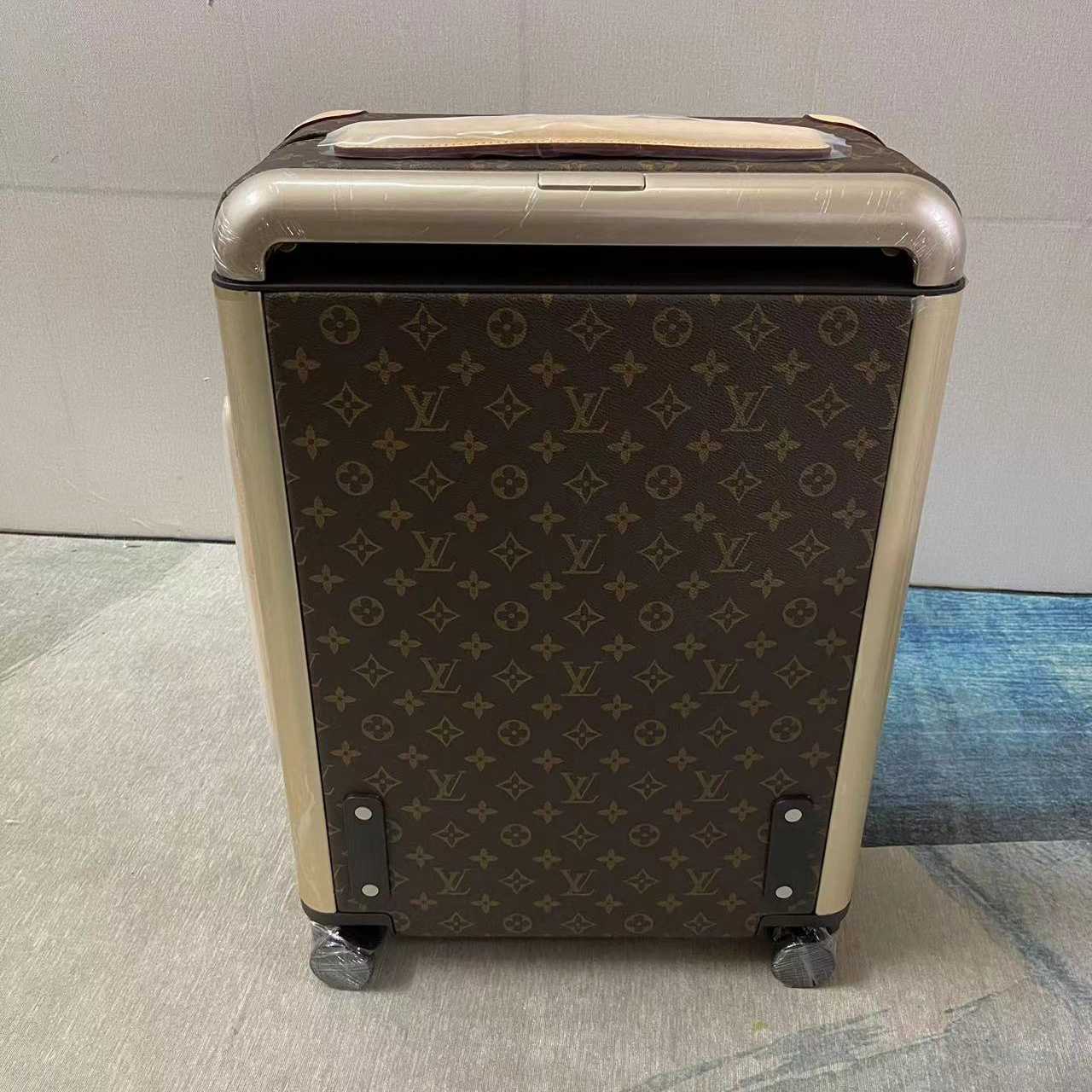 Louis Vuitton  Luggage - DesignerGu