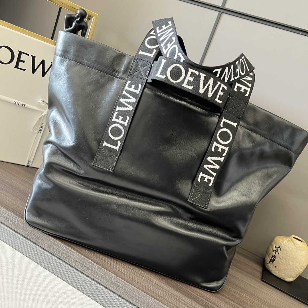 Loewe Fold Shopper In Paper Calfskin - DesignerGu