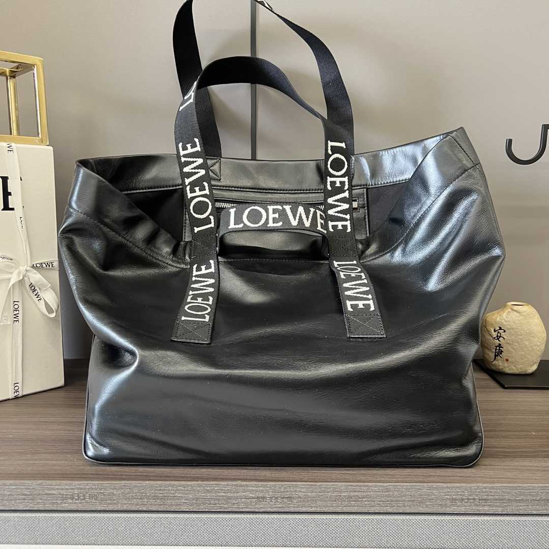 Loewe Fold Shopper In Paper Calfskin - DesignerGu