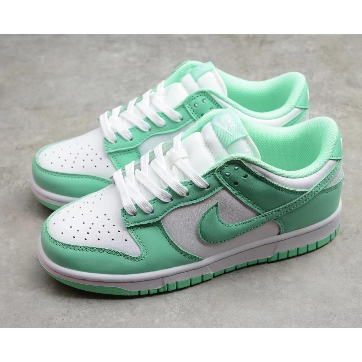 Nike Dunk Low Wmns 