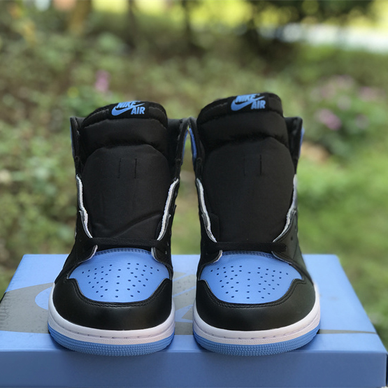  Air Jordan 1 High OG “UNC Toe” Sneaker     DZ5485-400 - DesignerGu