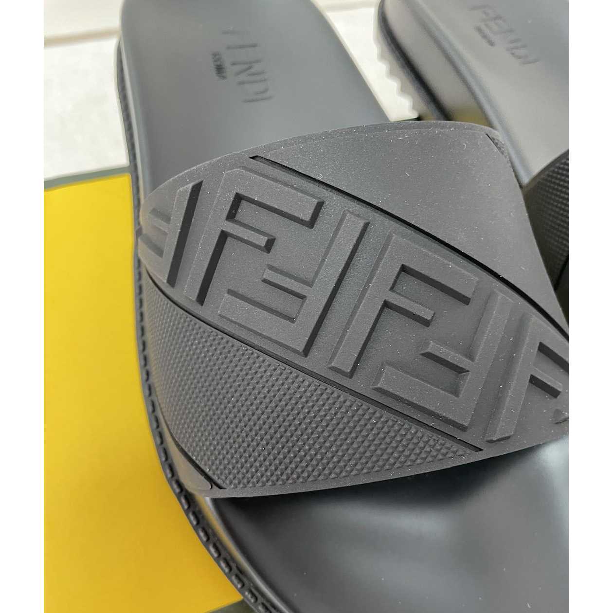 Fendi Black Rubber Footbed Slides - DesignerGu