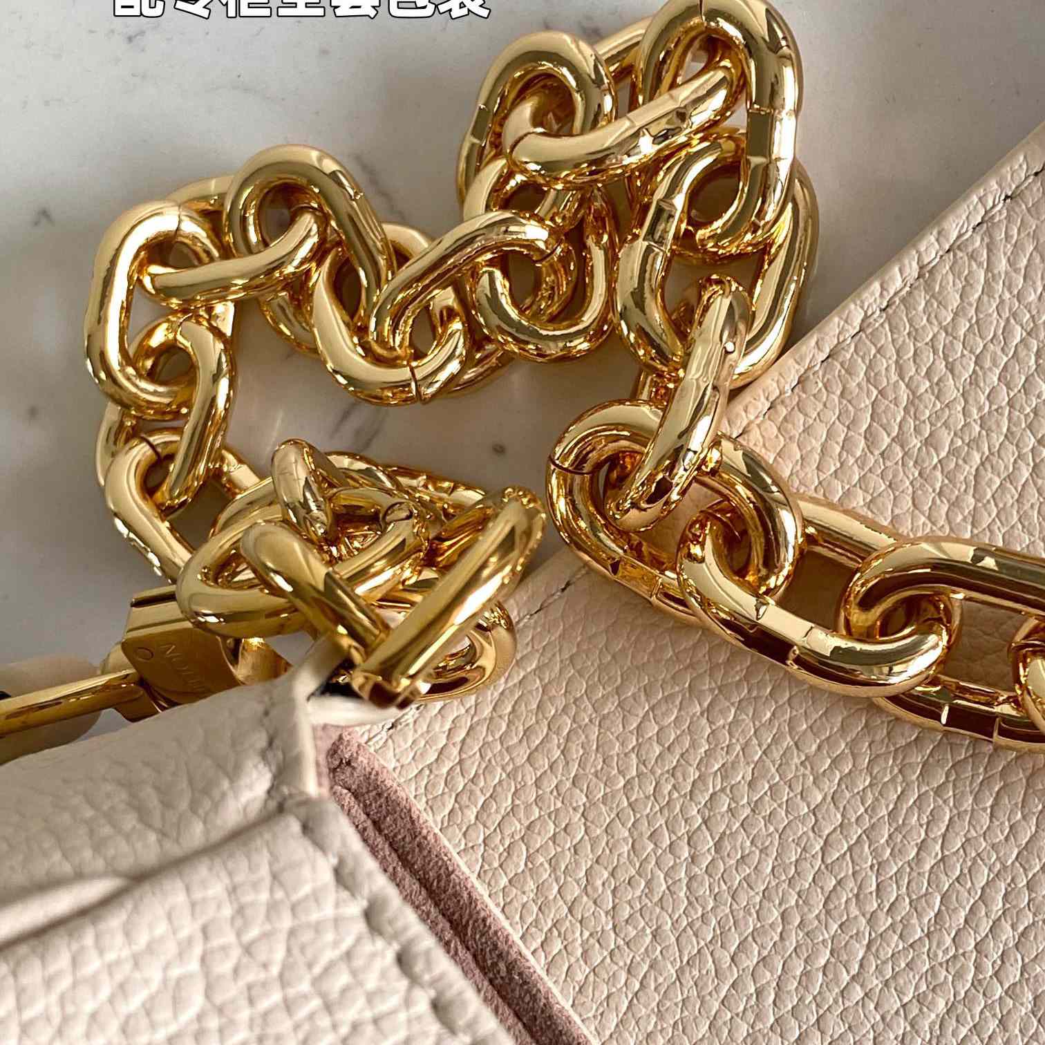 Louis Vuitton Favorite Handbag  (24x14x9CM)    M46393 - DesignerGu