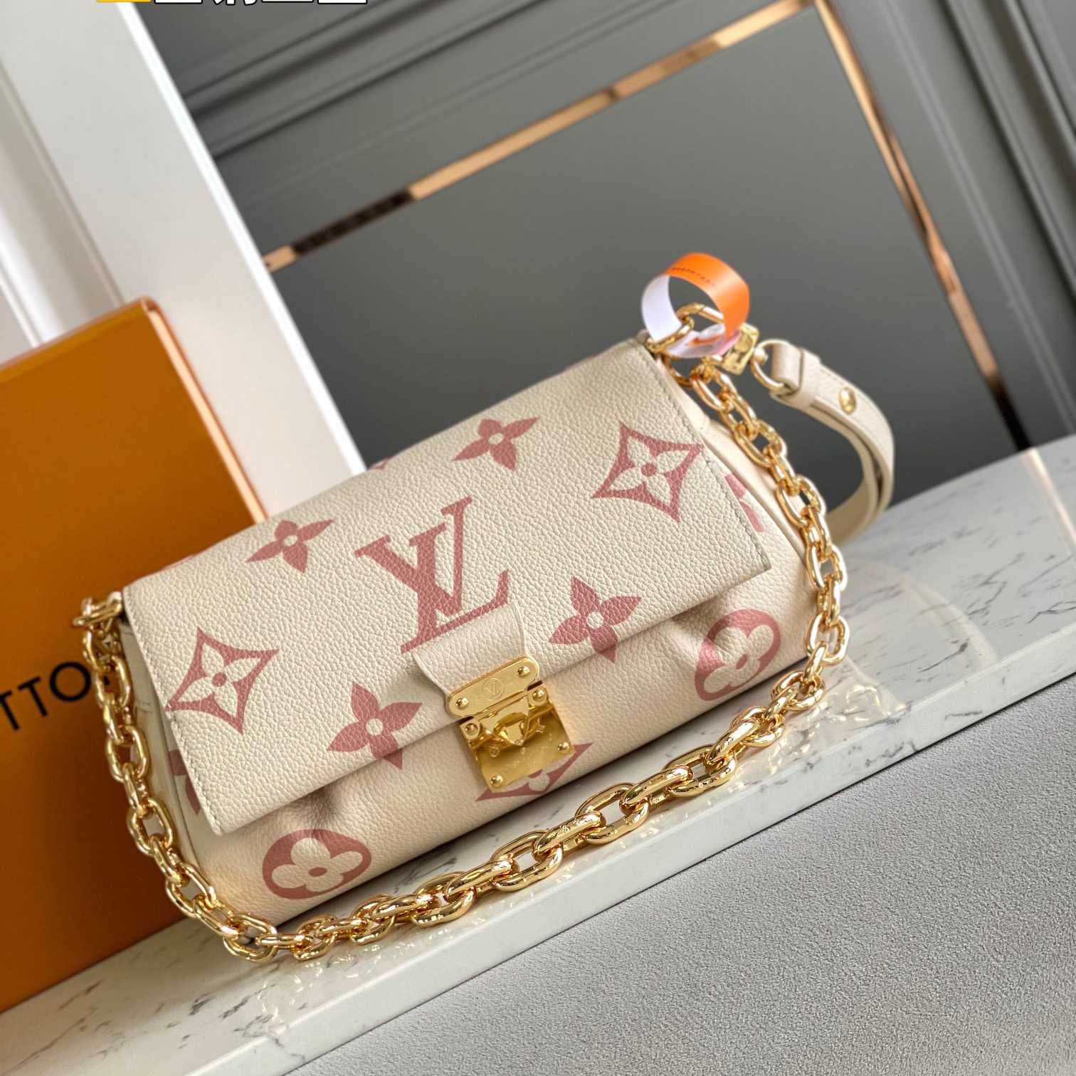 Louis Vuitton Favorite Handbag  (24x14x9CM)    M46393 - DesignerGu