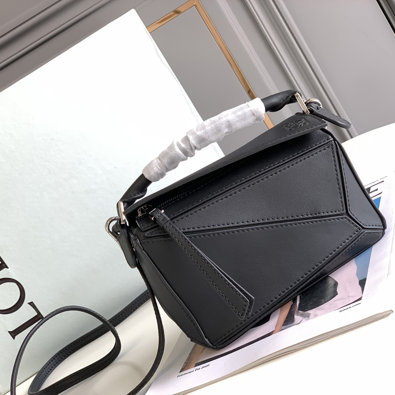 Loewe Mini Puzzle Bag  (18*12.5*8cm) - DesignerGu