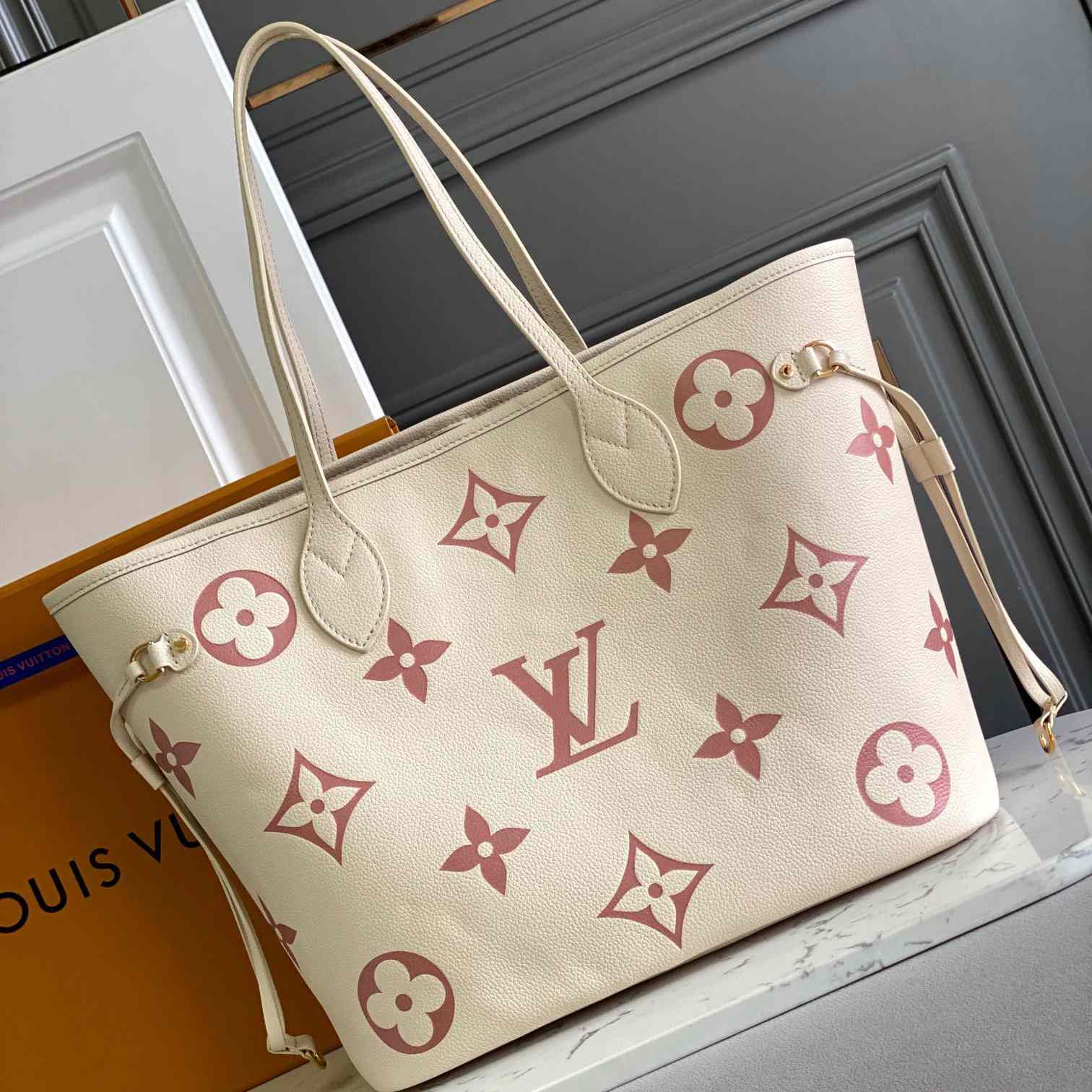 Louis Vuitton Neverfull MM Tote (32x29x17CM)    M21579 - DesignerGu