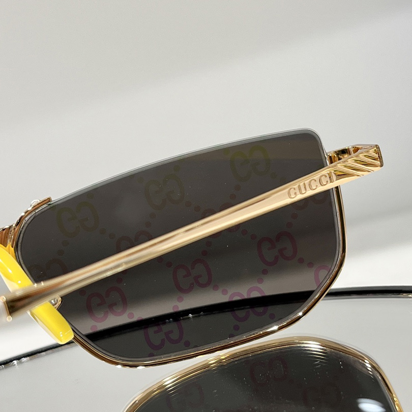 Gucci Rectangle-Frame Gold-Tone Mirrored Sunglasses   GG0627S - DesignerGu