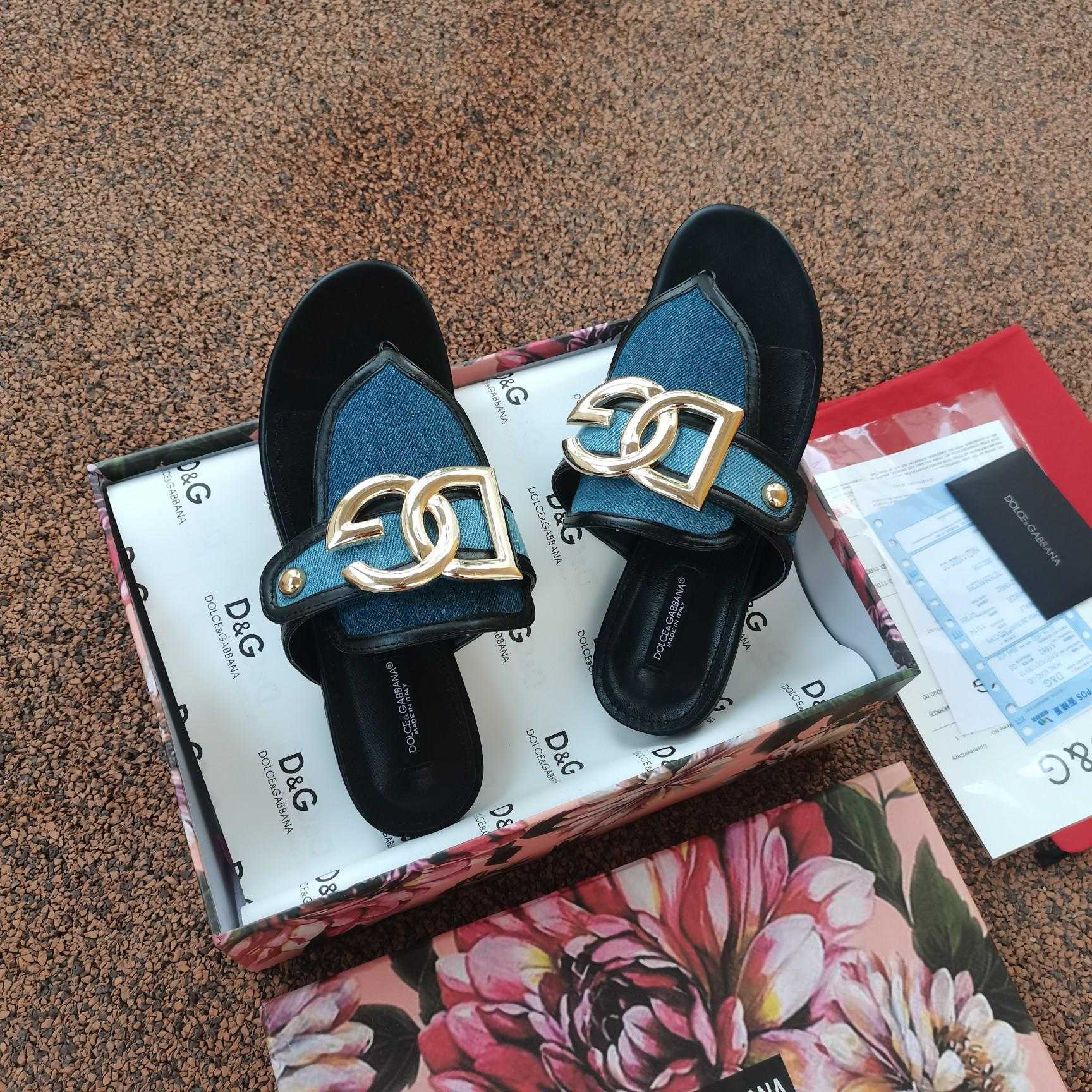 Dolce & Gabbana Sandals - DesignerGu