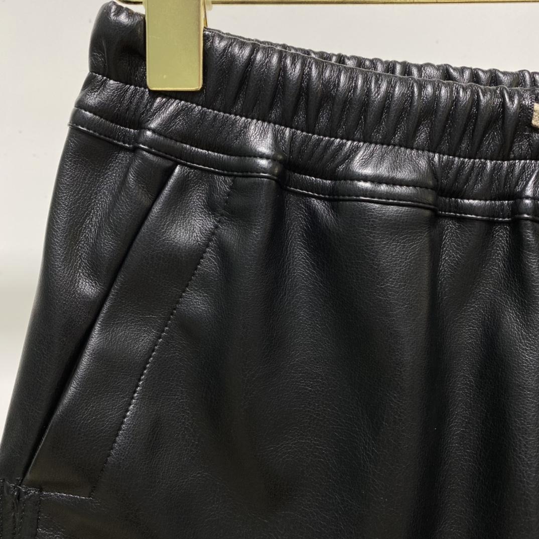 Rick Owens Black Boxer Leather Shorts - DesignerGu