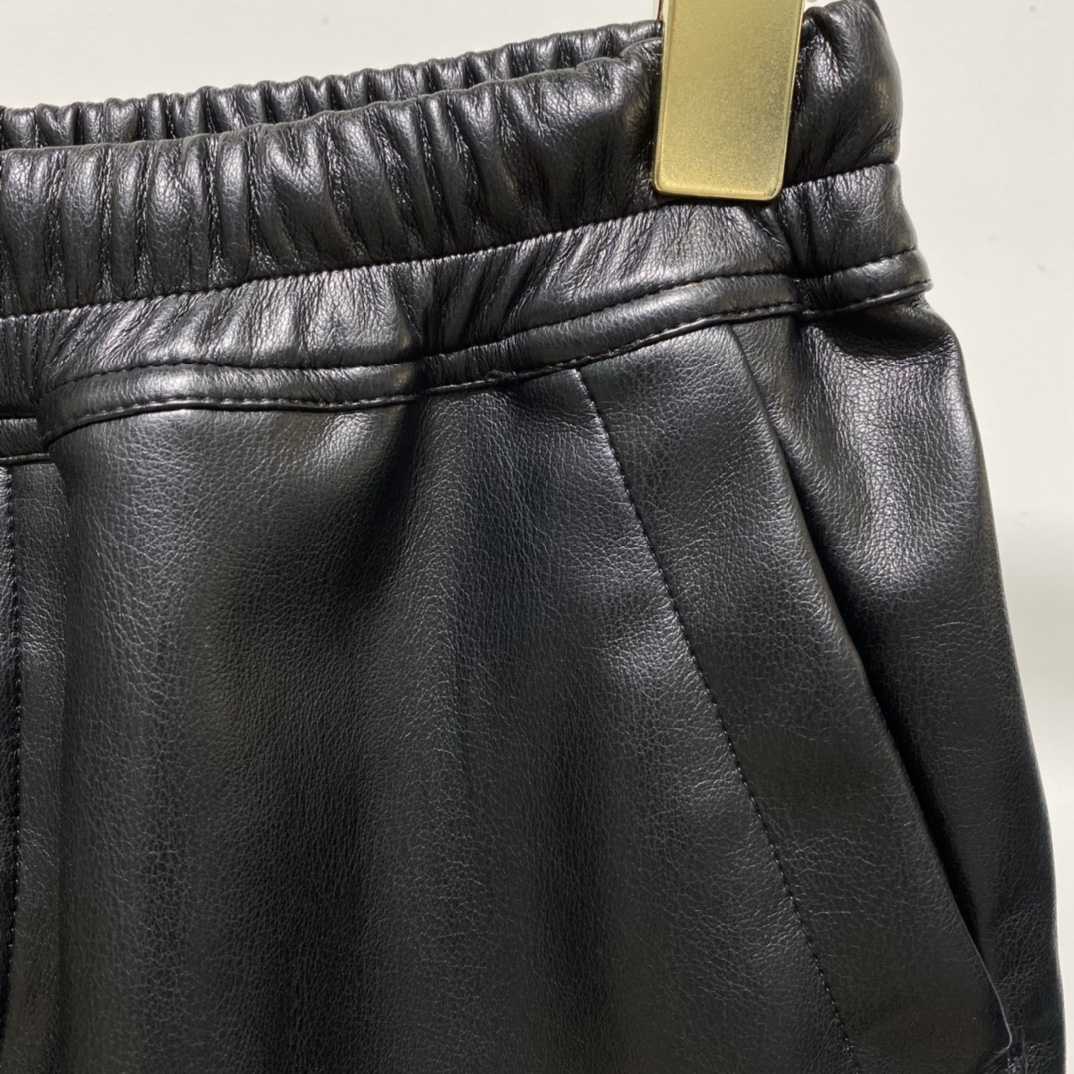 Rick Owens Black Boxer Leather Shorts - DesignerGu