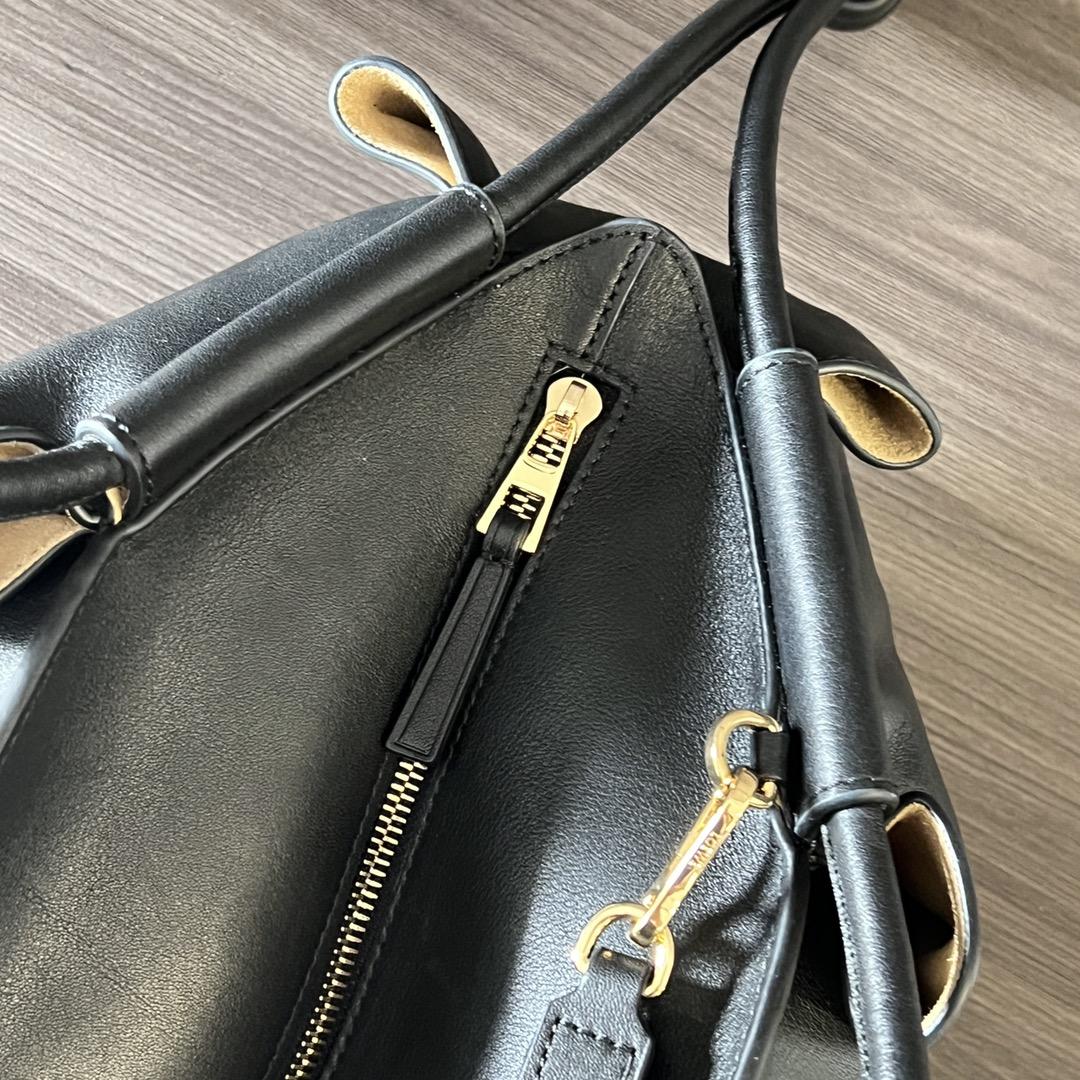 Loewe Paseo Bag In Shiny Nappa Calfskin - DesignerGu