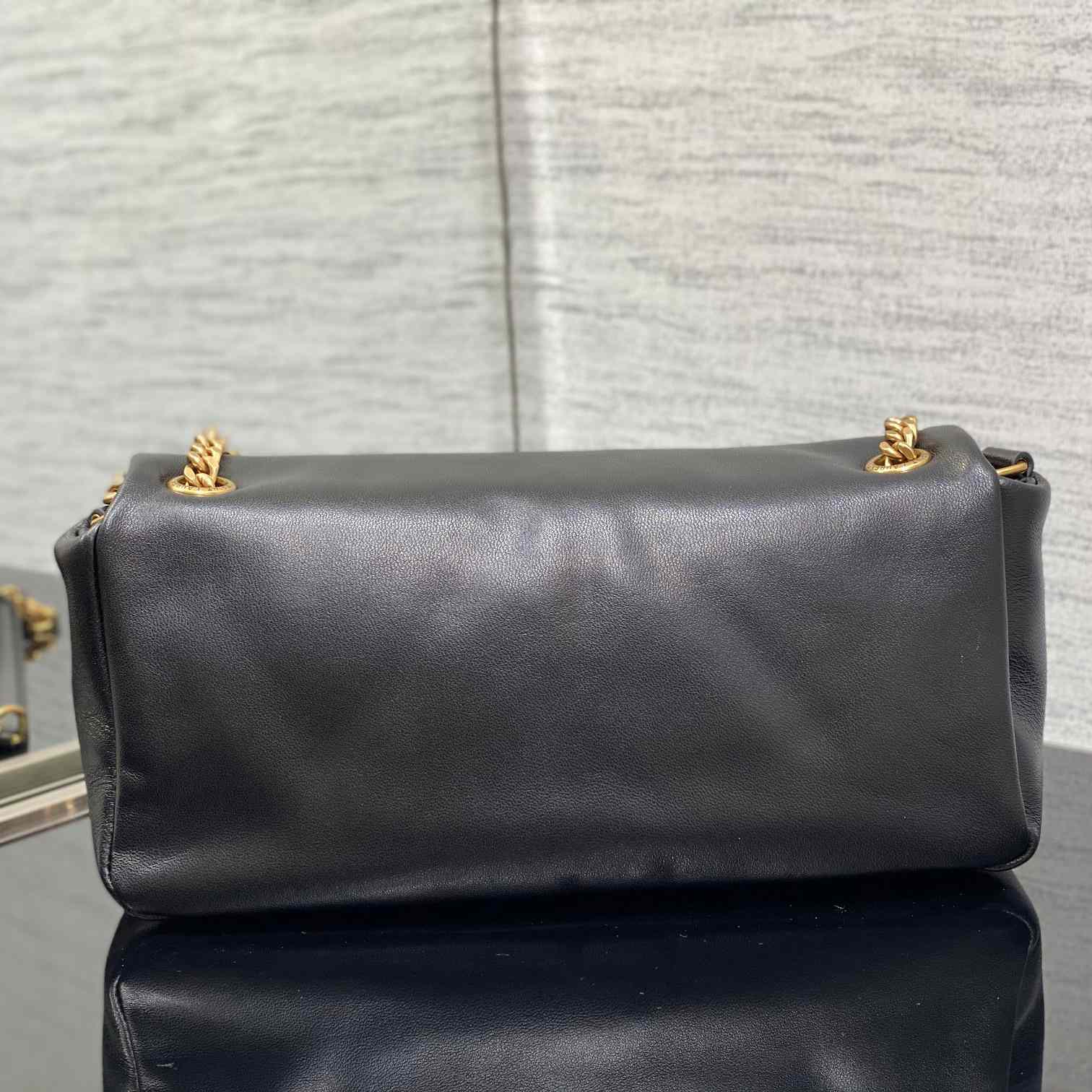 Saint Laurent Calypso In Lambskin - DesignerGu