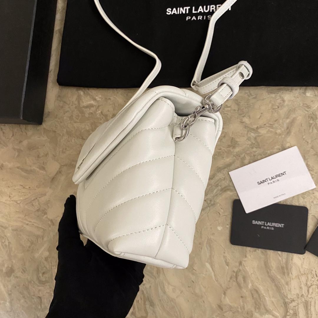 Saint Laurent Loulou Shoulder Bag (20x7x15cm) - DesignerGu