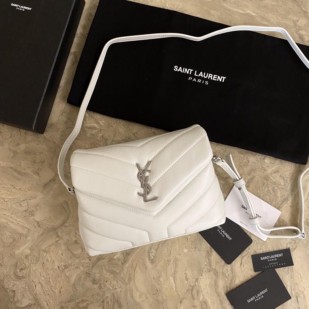 Saint Laurent Loulou Shoulder Bag (20x7x15cm) - DesignerGu